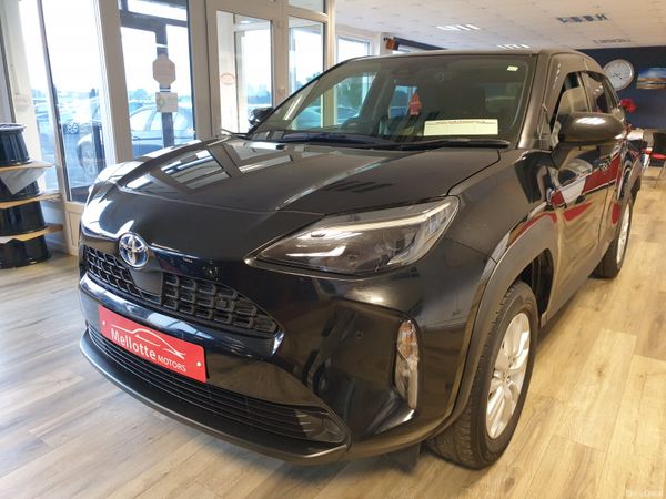 Toyota Yaris Cross Hatchback, Petrol Hybrid, 2021, Black