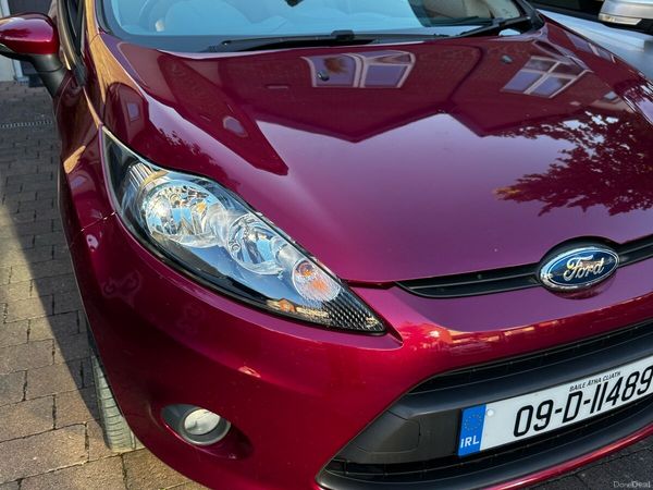 Ford Fiesta Hatchback, Petrol, 2009, Red
