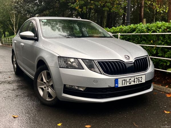 Skoda Octavia Hatchback, Diesel, 2017, Silver