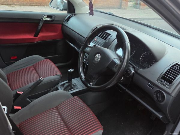 Volkswagen Polo Hatchback, Petrol, 2006, Silver