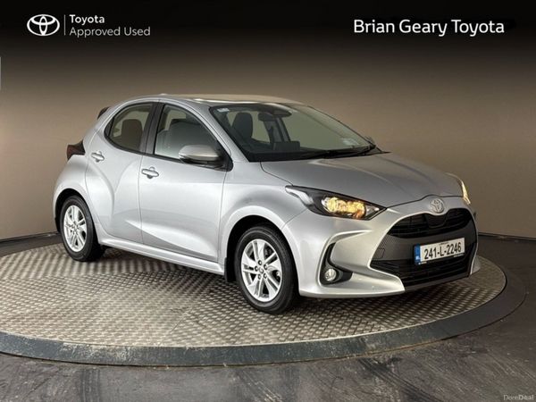 Toyota Yaris Hatchback, Petrol Hybrid, 2024, Silver