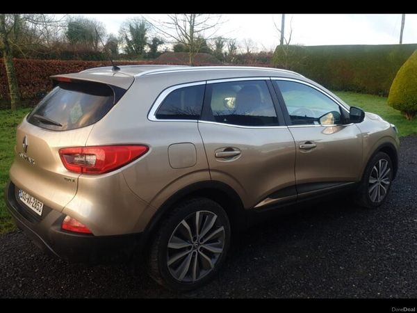 Renault Kadjar SUV, Diesel, 2016, Gold