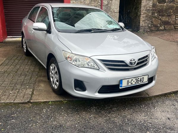 Toyota Corolla Saloon, Petrol, 2011, Silver