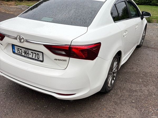 Toyota Avensis Saloon, Diesel, 2015, White