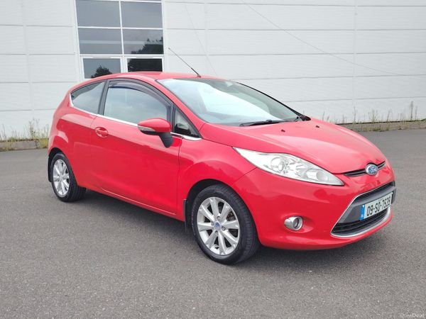 Ford Fiesta Hatchback, Petrol, 2009, Red