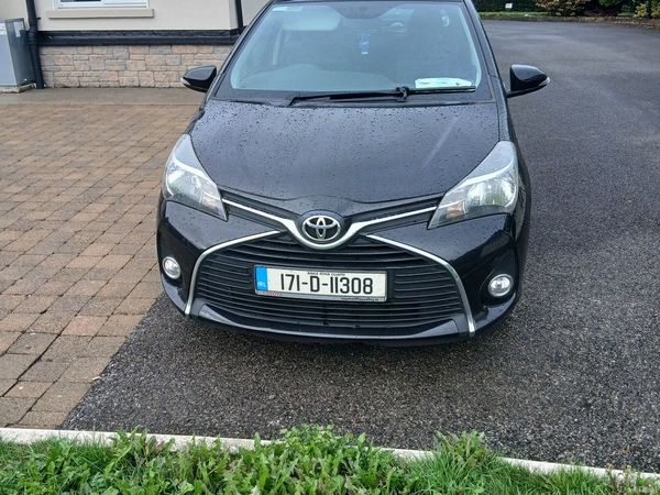 Toyota Yaris Hatchback, Petrol, 2017, Black