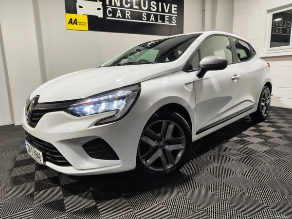 Renault Clio Hatchback, Petrol, 2022, White