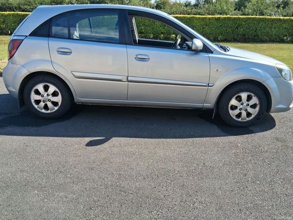 Kia Rio Hatchback, Diesel, 2011, Silver