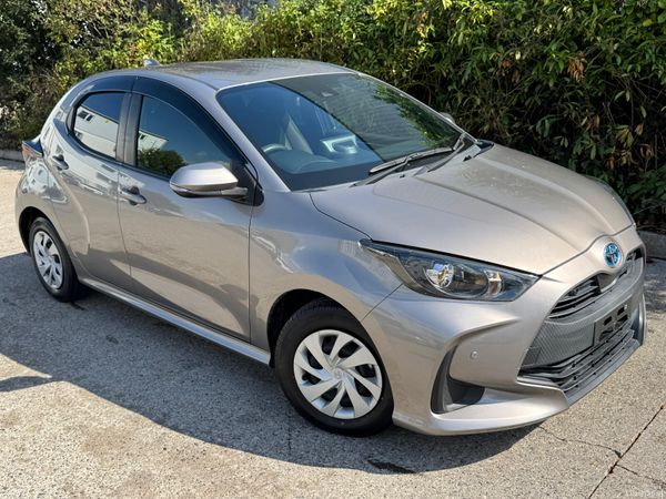 Toyota Yaris Hatchback, Petrol Hybrid, 2020, Grey