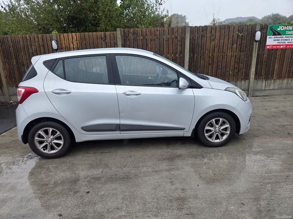 Hyundai i10 Hatchback, Petrol, 2016, Silver
