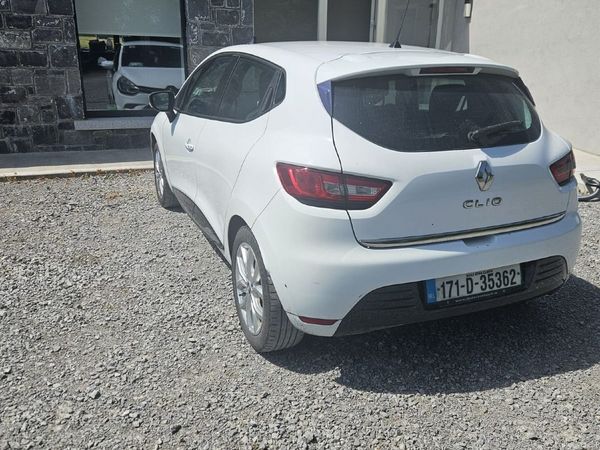 Renault Clio Hatchback, Petrol, 2017, White