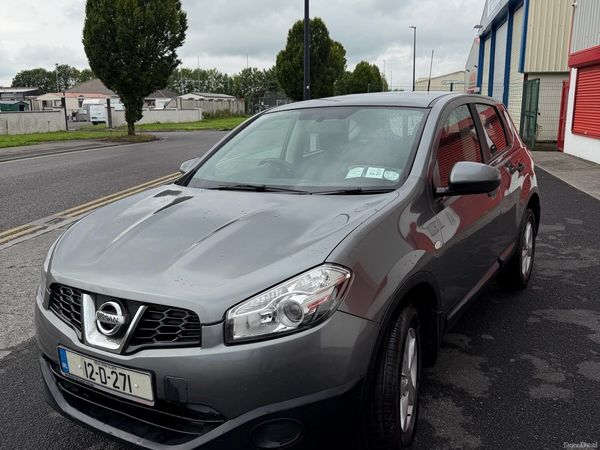 Nissan Qashqai Hatchback, Diesel, 2012, Grey