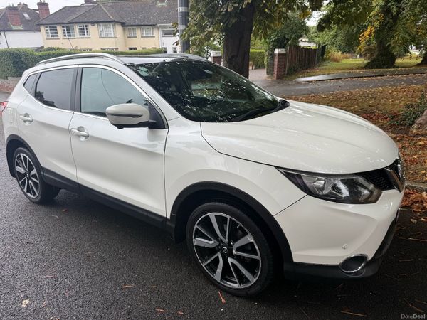 Nissan Qashqai Hatchback, Diesel, 2015, White