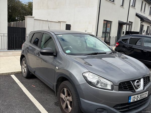 Nissan Qashqai Hatchback, Diesel, 2012, Grey