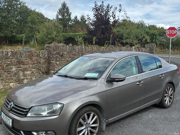 Volkswagen Passat Saloon, Diesel, 2011, Brown