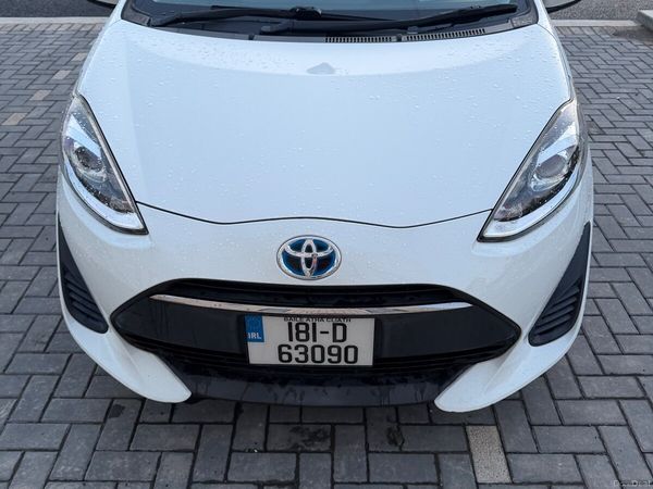 Toyota Aqua Hatchback, Petrol Hybrid, 2018, White