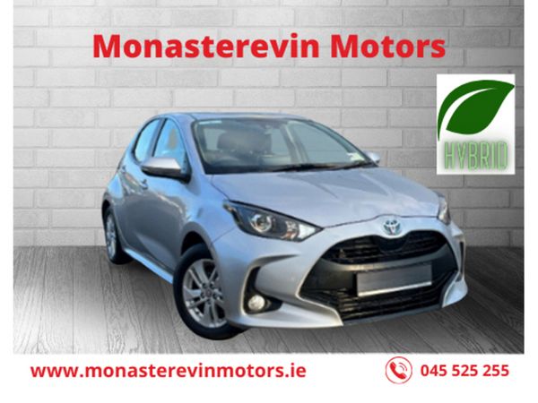 Toyota Yaris Hatchback, Petrol Hybrid, 2022, Grey
