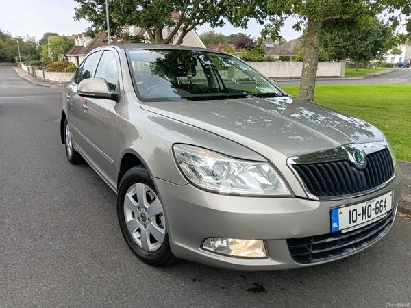 Skoda Octavia Hatchback, Diesel, 2010, Beige
