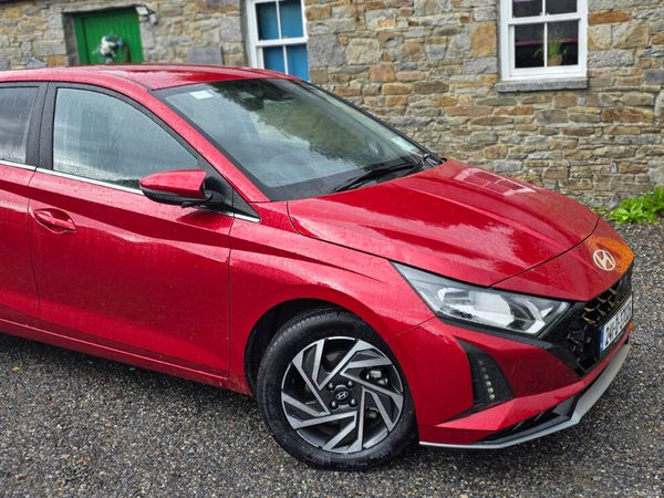 Hyundai i20 Hatchback, Petrol, 2024, Red