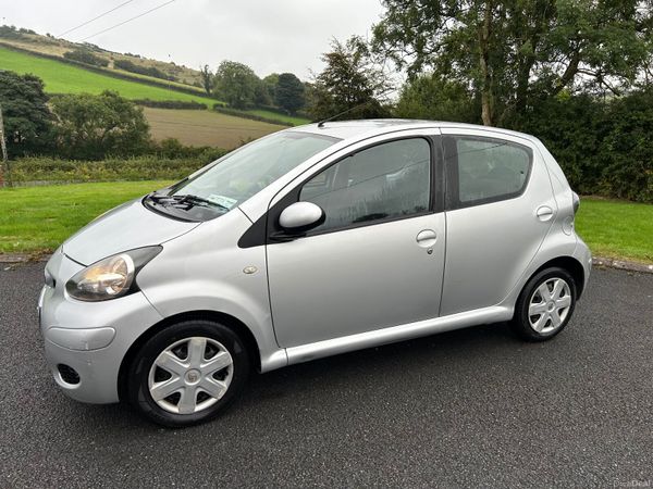 Toyota Aygo Hatchback, Petrol, 2011, Silver