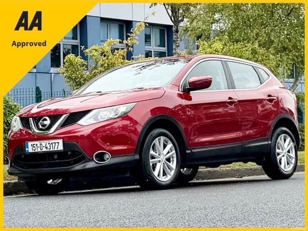 Nissan Qashqai Hatchback, Petrol, 2015, Red