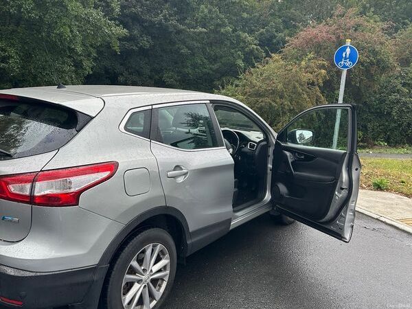 Nissan Qashqai Hatchback, Diesel, 2014, Silver
