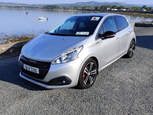 Peugeot 208 Hatchback, Diesel, 2018, Silver