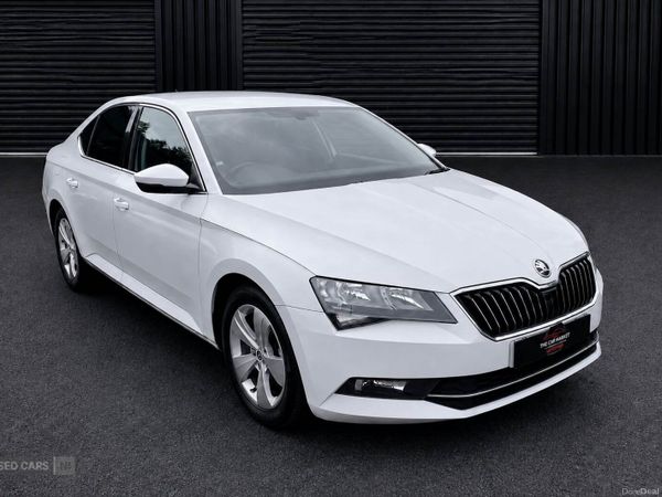 Skoda Superb Hatchback, Diesel, 2016, White