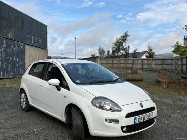 Fiat Punto Hatchback, Petrol, 2013, White