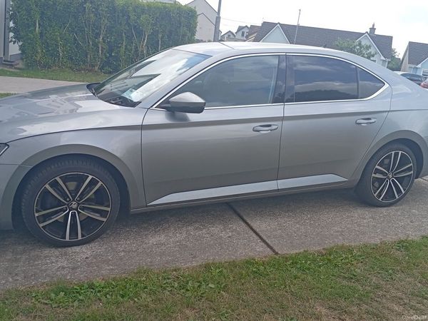 Skoda Superb Saloon, Diesel, 2019, Grey