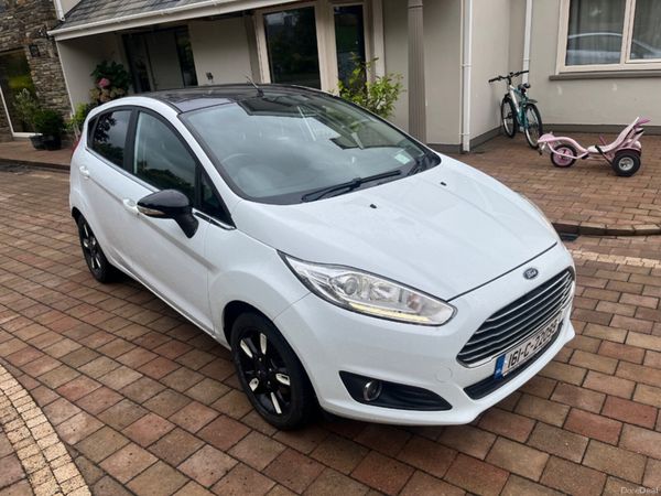 Ford Fiesta Hatchback, Petrol, 2016, White