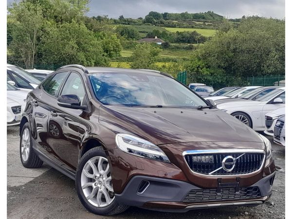 Volvo V40 Hatchback, Diesel, 2016, Brown