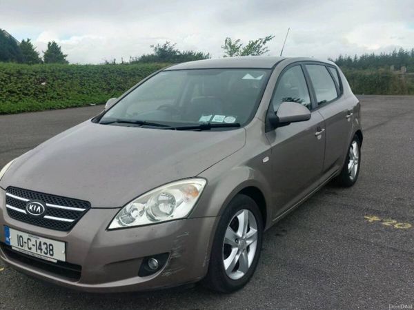 Kia Ceed Hatchback, Diesel, 2010, Beige
