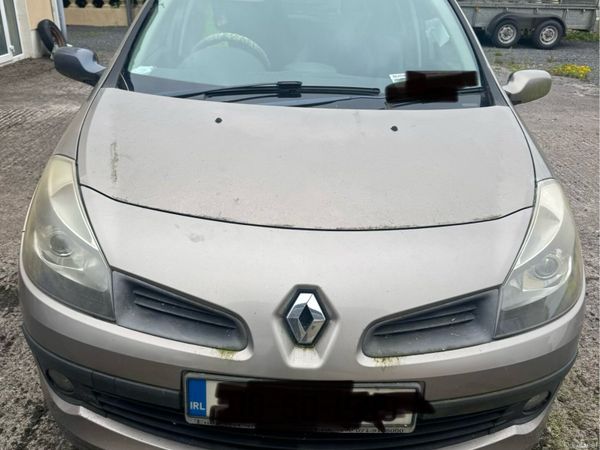 Renault Clio Hatchback, Petrol, 2008, Gold