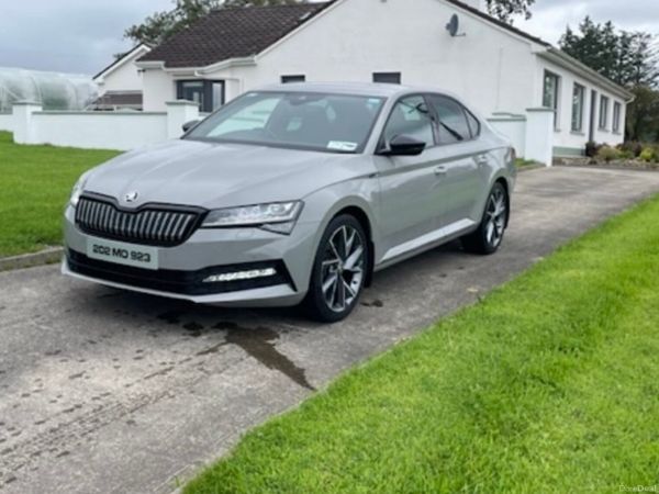 Skoda Superb Hatchback, Petrol Plug-in Hybrid, 2020, Grey