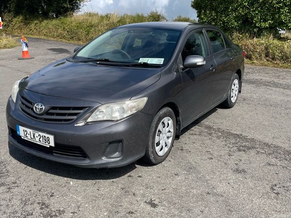 Toyota Corolla Saloon, Diesel, 2012, Grey