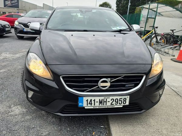 Volvo V40 Hatchback, Diesel, 2014, Black