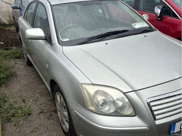Toyota Avensis Saloon, Petrol, 2004, Silver
