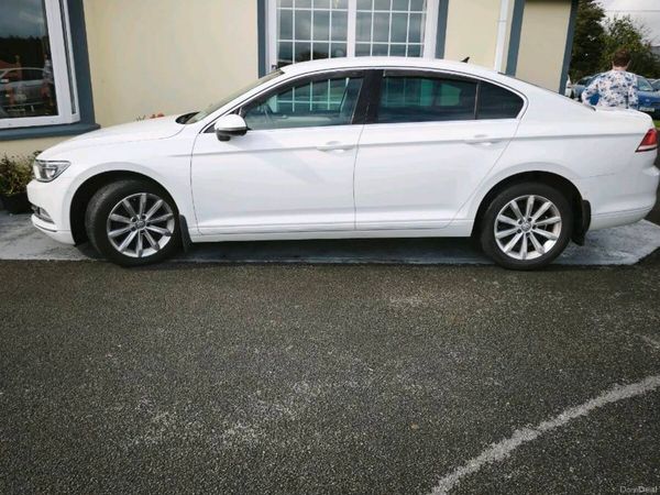 Volkswagen Passat Saloon, Diesel, 2016, White