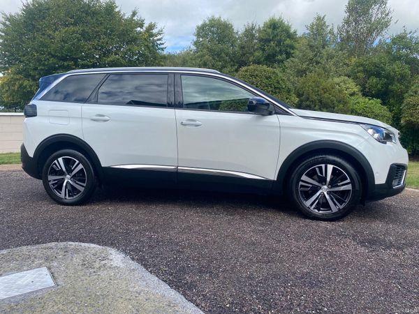 Peugeot 5008 MPV, Petrol, 2019, White