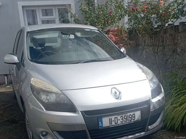 Renault Scenic MPV, Diesel, 2011, Silver
