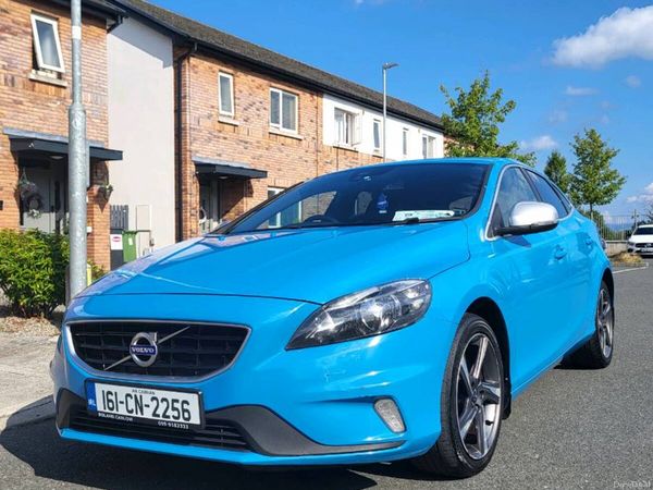 Volvo V40 Hatchback, Diesel, 2016, Blue