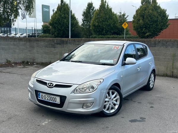 Hyundai i30 Hatchback, Diesel, 2010, Silver