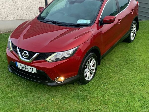 Nissan Qashqai Hatchback, Diesel, 2015, Red