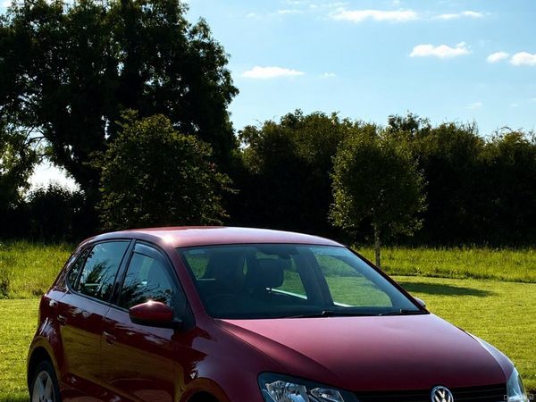 Volkswagen Polo Hatchback, Petrol, 2016, Red