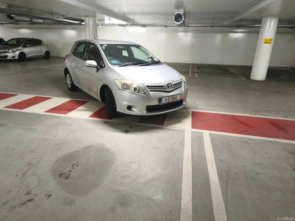 Toyota Auris Hatchback, Petrol, 2011, Silver