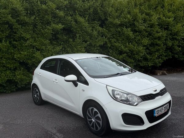 Kia Rio Hatchback, Petrol, 2013, White
