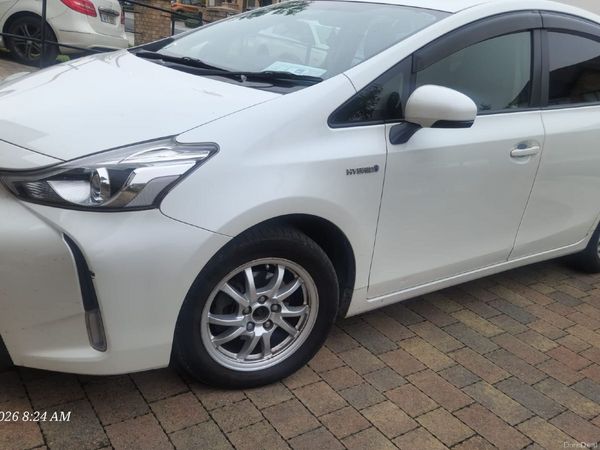Toyota Prius MPV, Petrol Hybrid, 2015, White