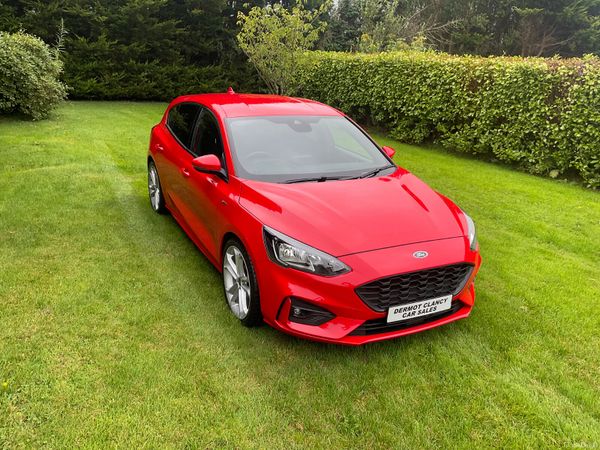 Ford Focus Hatchback, Diesel, 2019, Red