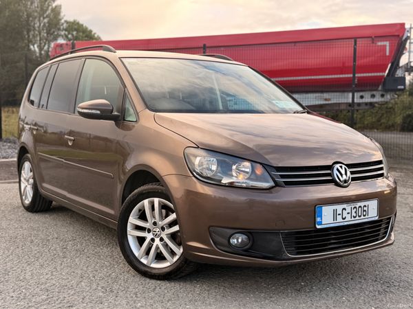 Volkswagen Touran MPV, Diesel, 2011, Brown